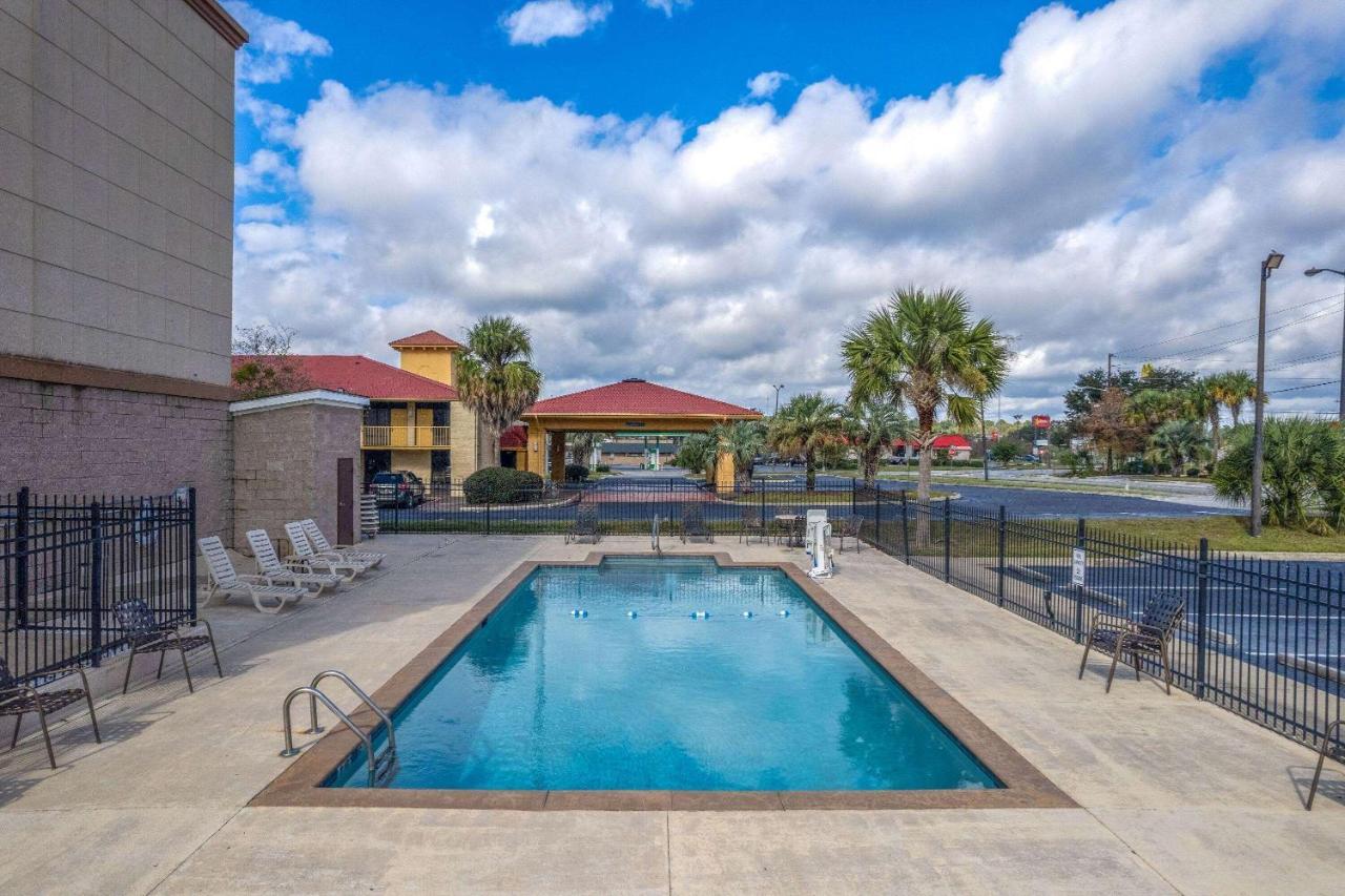 Baymont By Wyndham Savannah South Georgetown Exterior foto